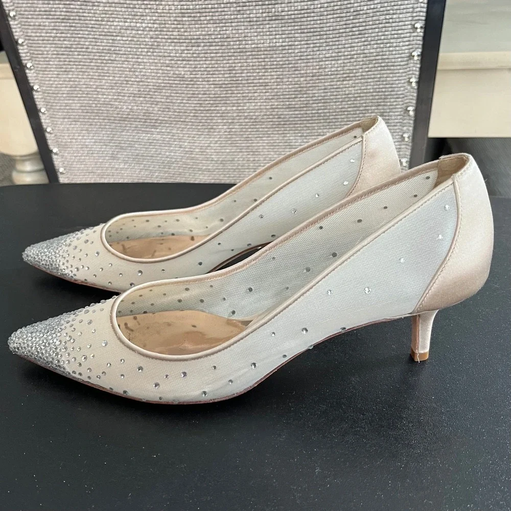 Badgley Mischka Women Ivory Satin Mesh Rhinestone Kitten Heel Pumps Size 8.5